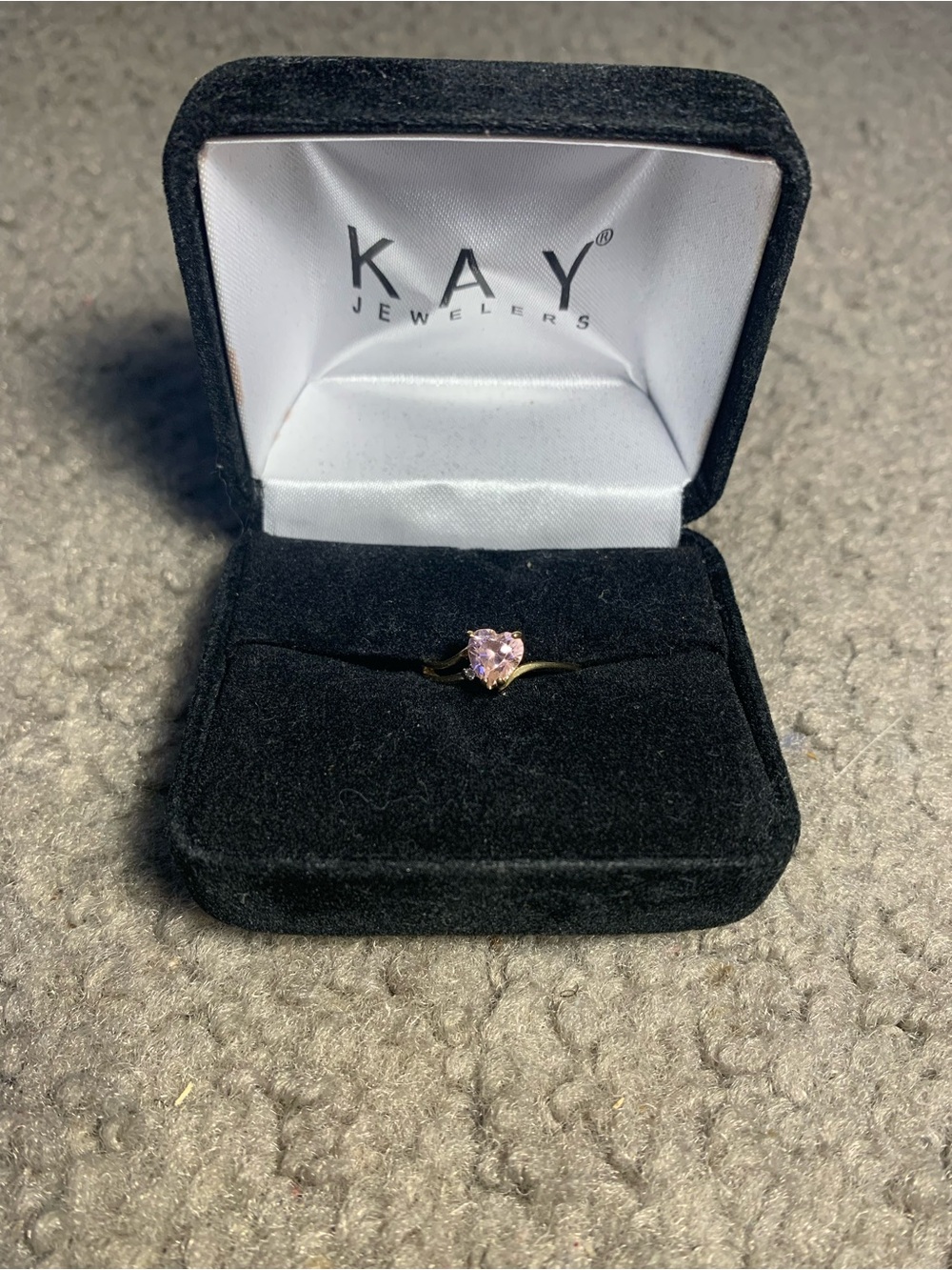 Kay Jewelers 10K Gold Ring Size 5.75 with Pink Heart Gem Stone